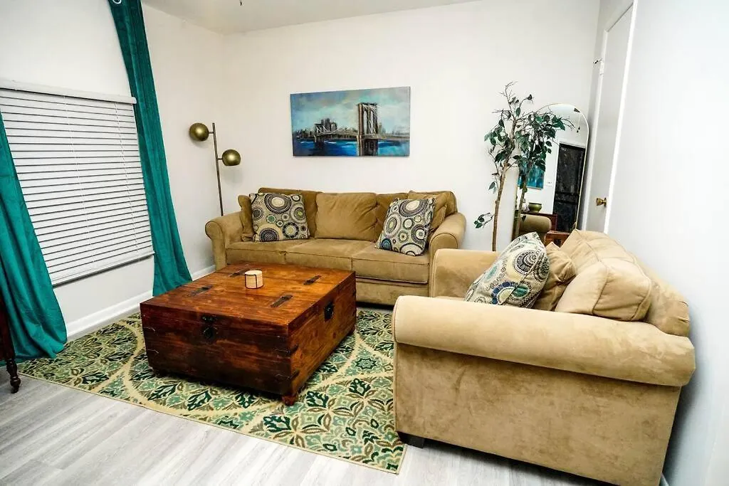 Dom wakacyjny 3 Bedroom Townhome Minutes To Uptown Charlotte Stany Zjednoczone Ameryki